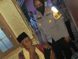 Kapolres Subang Sambangi Kakek Tua Yang Hidup Sebatang Kara