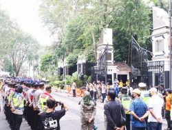 Polres Purwakarta Terjunkan Sejumlah Personil Pengamanan Pertunjukan Air Mancur Sri Baduga