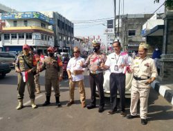 HUT RI ke- 77,Disdik Purwakarta Bagikan 6000 Bendera Kepada Masyarakat Dan Pengguna Jalan