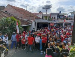 Jalan Sehat, Warga Kelurahan Kota Wetan Bersama Wabup Garut Helmi Budiman