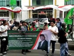 Kawal Ketum, Kaum Milenial PPP Gelar Aksi Damai Depan Kantor DPP