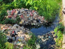 Saluran Irigasi Tertutup Sampah, Petani Rentan Gagal Panen