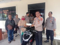 Kapolsek Pebayuran Kembalikan 1 unit Sepeda Motor Pada Pemiliknya