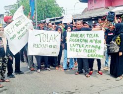 Menolak Direlokasi, Ratusan Pedagang Pasar Cikarang Turun Ke Jalan