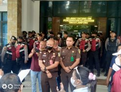 Ratusan Wartawan Dari Berbagai Media Dan Organisasi Lakukan Aksi Damai di Kejari Lampung Utara