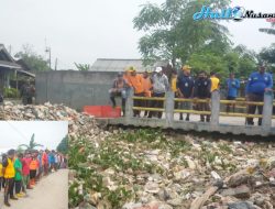 Bersama Muspika UPTD Wil l Gerus Sampah Permukaan Kali Kopeng