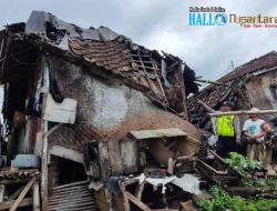 Rumah Seorang Guru Ngaji Di Karangpawitan Ambruk Akibat Dari  Curah Hujan Yang Deras