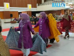 Sambut Hari Ibu, Ketua Kartika Chandra Kirana XXIII Ny. Cindy Horison Ramadhan  Hadiri Fashion Show Kain Batik