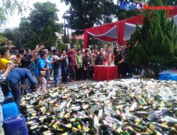 Ribuan Botol Miras Di Musnahkan Polres Subang