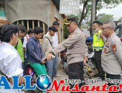 Terciduk Kedapatan Bolos Di Jam Belajar, Kapolsek Cikarang Timur Tegur Para Siswa Agar Kembali Ke Sekolah