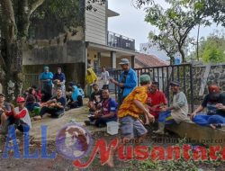 Silaturahmi Terjalin, Lingkungan Bersih Dengan Giat Jumsih Warga Rt 03 Desa Sirnajaya