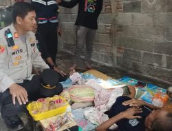 Kepolsek Sukatani Kunjungi Warga Yang Sedang Berbaring Sakit
