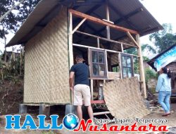 Warga Sindangwargi Dirikan Rumah Panggung Dengan Swadaya Bantu Warga Yang Kakinya Diamputasi