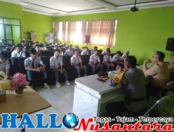 Kapolsek Karangpawitan Adakan Pembinaan Bagi Siswa Siswi SMKN 4 Garut Yang Ingin Jadi Polisi