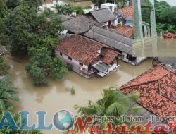 Intensitas Hujan Deras Akibatkan Ratusan Rumah Warga Terendam Banjir Di Bekasi