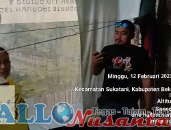 Dalam Keterbatasan Ekonomi Yanah Warga Bekasi Bertahan Di Rumah Yang Sebagian Terlihat Ambruk