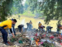 FajarPaper Giat Bersih Sungai Bersama Rehab Kali Cikarang Dan Dinas Lingkungan Hidup Pemkab Bekasi