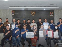 TJSL PT Pindad Serahkan Sertifikat Merek Dagang Bagi PUMK Di Wilayah Kecamatan Kiaracondong