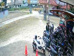Aksi Pencurian Sepeda Motor di Area Parkir Kantor Kecamatan Pebayuran Terekam CCTV