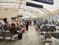 Jemaah Haji Dari Jakarta Bekasi Kelaparan Karena Pesawat Delay, Kemenag Protes Saudi Airlines