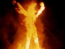 Pemuda Dibakar Hidup-Hidup di Pulogadung, Motifnya Masih Misteri