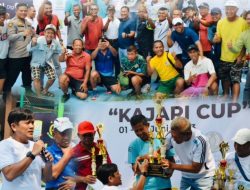 Tim Polres Karawang Sabet Juara Pertama di Turnamen Tenis Lapangan Kajari