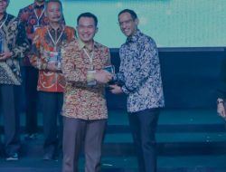 Kadisdik Jabar Terima Penghargaan Anugrah Merdeka