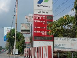 Terang – Terangan, Mobil Truk Engkle Modifikasi Belanja Solar Subsidi di SPBU 44.595.09 Dukun Demak, Ketum DPP Gempithak Laporkan ke Polisi.