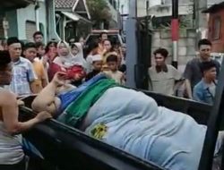 Evakuasi Dramatis Pria Bobot 300 Kg di Tangerang