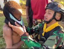 Berbagi Kebahagian Untuk Warga, Satgas Mobile Raider 300 Siliwangi