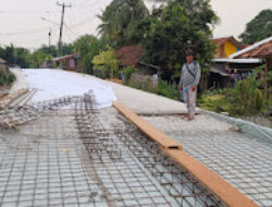 Warga Kampung Jegang Keluhkan Pengerjaan Jalan Yang Lambat, Kendaraan Pun Banyak Yang Terperosok dan Jatuh