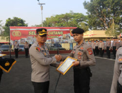 Berprestasi Dalam Beladiri Polri, 2 Personel Polres Cianjur Dapat Penghargaan Dari Kapolres Cianjur