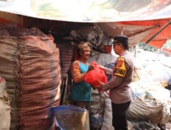 Gelar Program Jumat Berkah, Polres Bogor Berikan Bantuan Kepada Warga Masyarakat Kurang Mampu
