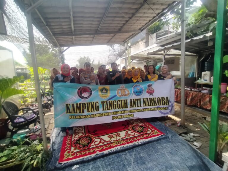 Sat Narkoba Polres Bogor Lakukan Sosialisasi dan Pemberdayaan Potensi Masyarakat Pada Kampung Tangguh Anti Narkoba
