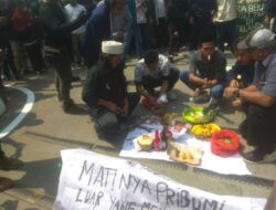 Kaum Penganggur Kepung Kantor Bupati Bekasi, Ini Tuntutannya