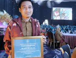 Disdukcapil Makassar Raih Penghargaan Top Administrasi Kependudukan
