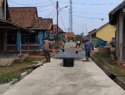 Warga Bangga, Makmun Murod Bangun Jalan Beton Berlapis Aspal.