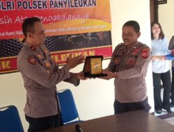 Masuki Masa Pensiun, Kapolsek Panyileukan Gelar Pelepasan Anggota Yang Purna Bhakti