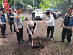 Polsek Regol Ikut Andil Dalam Penanaman Pohon Serentak Se- Indonesia Guna Perbaiki Kualitas Udara