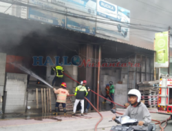 Toko Bahan Bangunan Dilahap Sijago Merah di Cianjur Jawa Barat