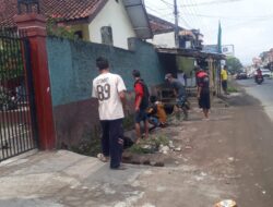 Organisasi Grib Jaya Gelar Kegiatan Kerja Bakti di Jalan Ahmad Yani Timur