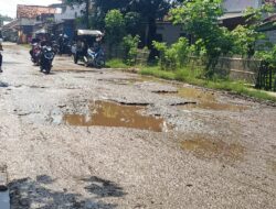 Miris !! Kabupaten Bekasi Dikenal Dengan Kota Industri Terbesar di Asia Pasific Tapi Masih Ada Jalan Rusak Dan Berlubang ?