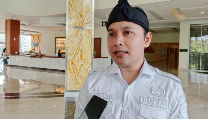Bupati Cianjur Buka Pintu Pengaduan, Warga Diminta Lapor Jika Tiang PLN atau Jaringan Internet Berdiri di Lahan Tanpa Persetujuan