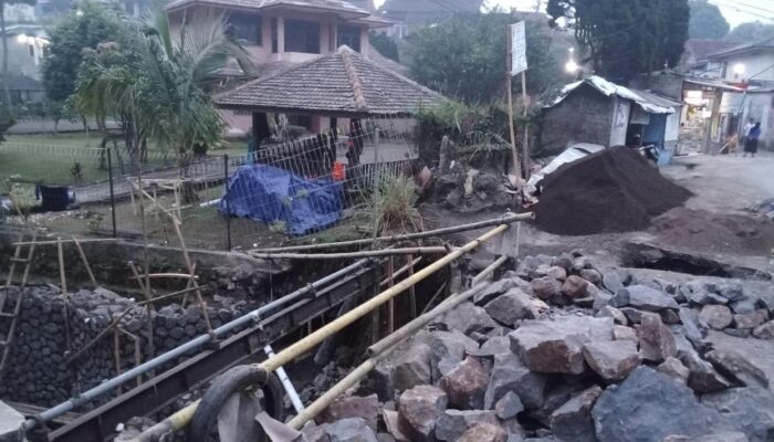 Rehabilitasi Jembatan Jagal Dimulai, Warga Minta Proyek Rp696 Juta Fokus pada Solusi Jangka Panjang