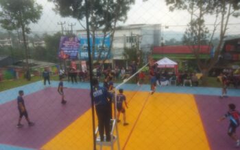 Ratusan Warga Padati Lapangan Polsek Pacet, Hari Kedua Kapolres Cianjur Cup I 2026 Berlangsung Kompetitif