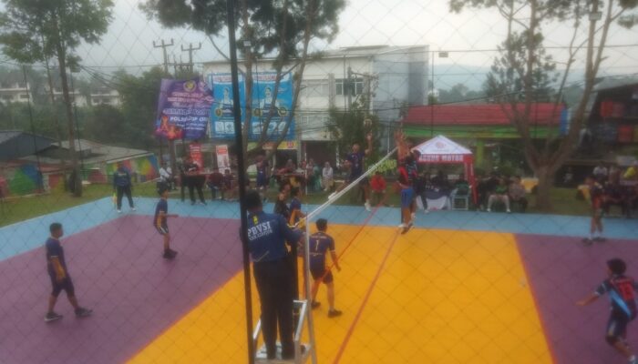 Ratusan Warga Padati Lapangan Polsek Pacet, Hari Kedua Kapolres Cianjur Cup I 2026 Berlangsung Kompetitif