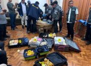 Polisi Sita 74 Kg Emas di Sentul City, Rumah Jampidsus Dijaga Ketat TNI