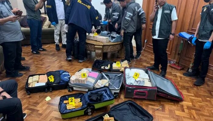 Polisi Sita 74 Kg Emas di Sentul City, Rumah Jampidsus Dijaga Ketat TNI