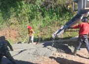 TMMD Ke-129 Percepat Pengecoran Jalan di Kampung Sindang Kasih, Warga Sambut Positif Pembangunan
