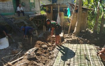 Satgas TMMD Ke-129 Bangun MCK untuk Warga Desa Mekarmukti, Tingkatkan Akses Sanitasi Layak